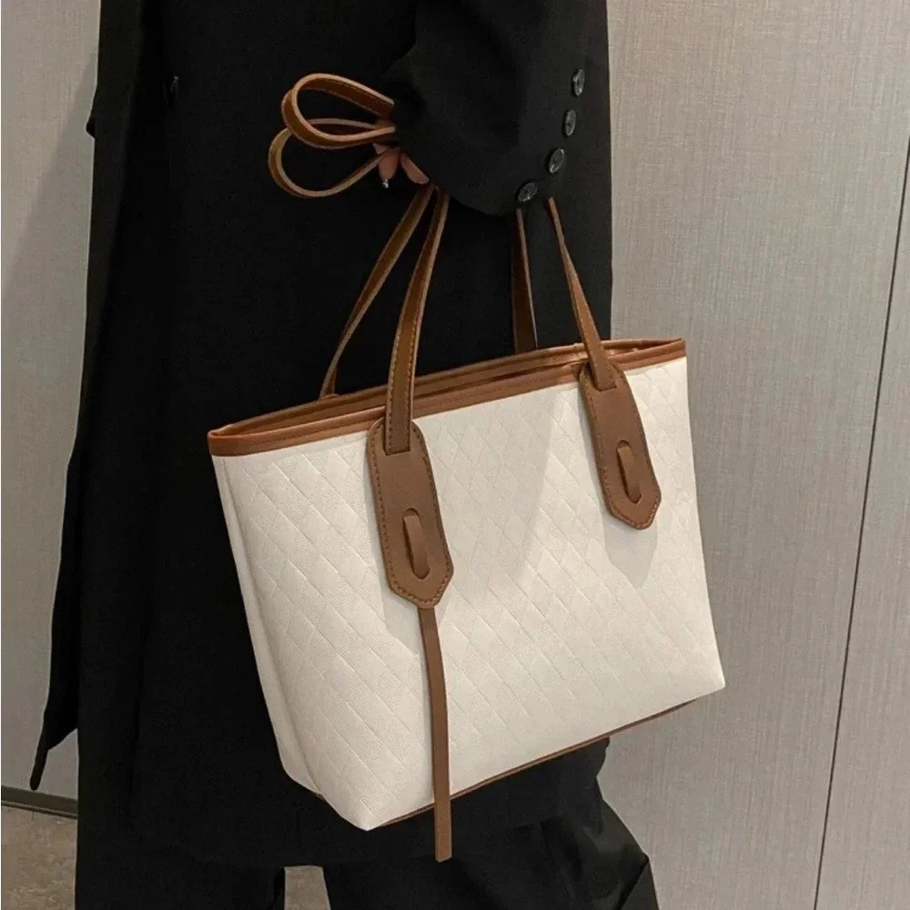 ⚠️Clearance Large Quilted White and Brown Shoulder Tote Bag - Picture 3 of 7